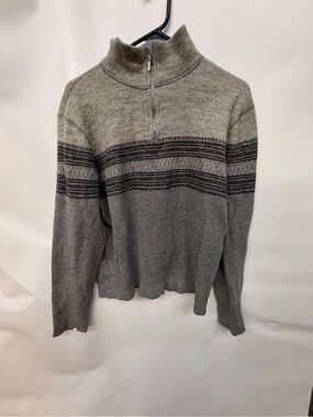 Men's Gray Half-Zip Sweater with Fair Isle Detail